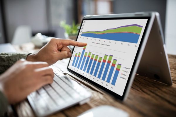 różnic między Google Analytics a Universal Analytics